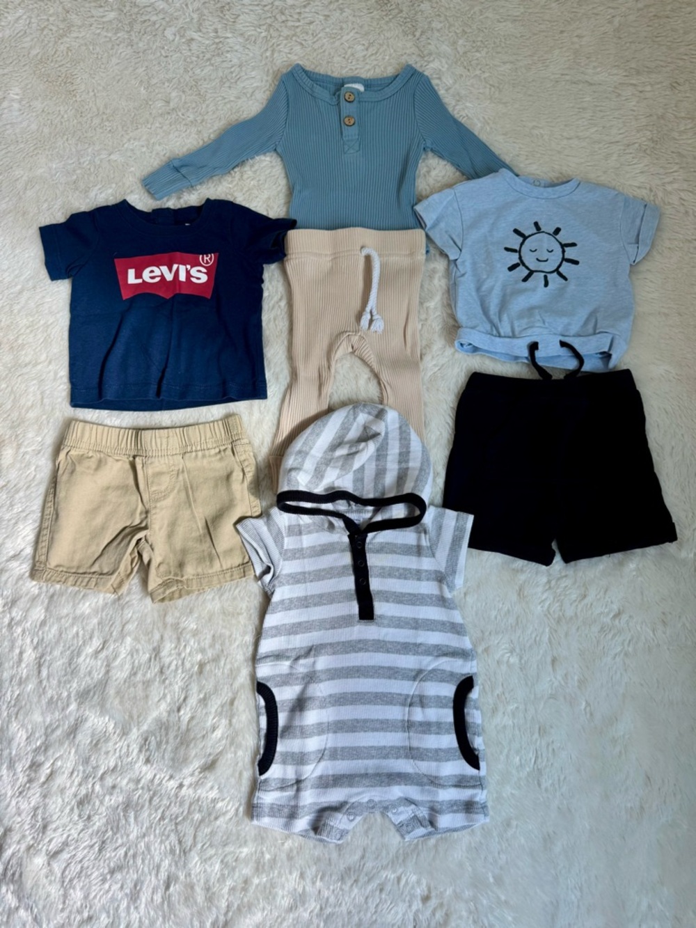 Baby Boy 0-6M Neutral Outfits Bundle - Levi’s Nordstrom - Sets Shorts Romper